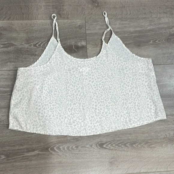 NWOT Colsie Satin Cami and Shorts Sleep Pajama Set Gray White Print XL - Picture 9 of 16